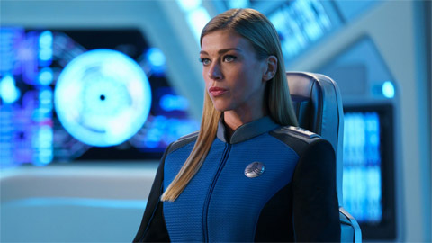 Adrianne Palicki sale a bordo della Odyssey, NCIS: Origins dà un volto alla moglie di Cliff e altre news in breve