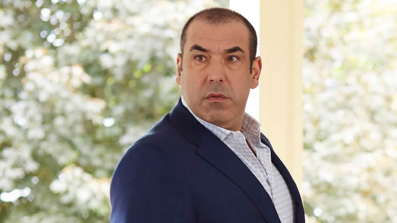 Suits LA: Rick Hoffman riprenderà il ruolo di Louis Litt nello spin off