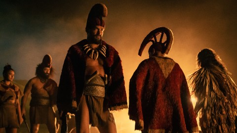 Chief of War: Jason Momoa è un valoroso guerriero delle Hawaii nella prima foto della nuova serie