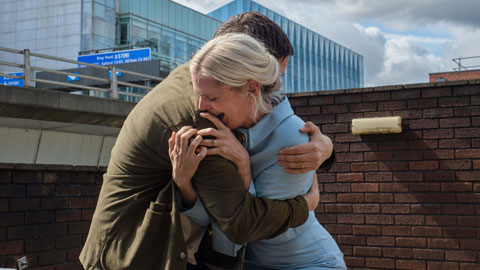 The Stolen Girl: Il trailer ufficiale italiano del thriller di Disney+ che racconta il più grande incubo di ogni genitore