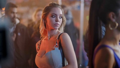 Euphoria 3: Sydney Sweeney in abito da sposa sul set, con chi convolerà a nozze Cassie?