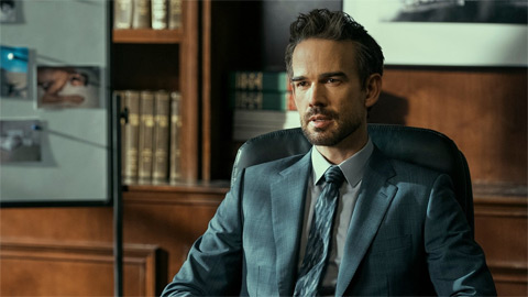 Christopher Gorham nello spin-off di Fire Country, Greg Kinnear su Disney+ con Holes e altre news in breve