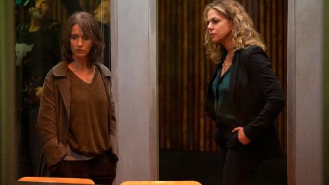 Sara - La donna nell'ombra, il trailer ufficiale della serie con Teresa Saponangelo e Claudia Gerini