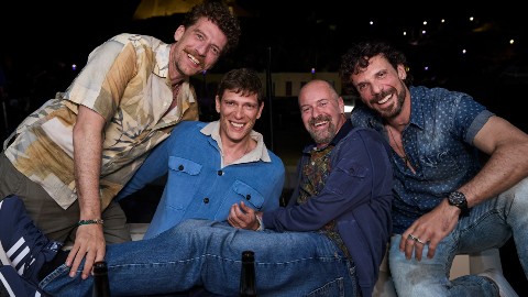 Maschi veri, recensione della serie Netflix: Quello che gli uomini non dicono, ma detto meglio