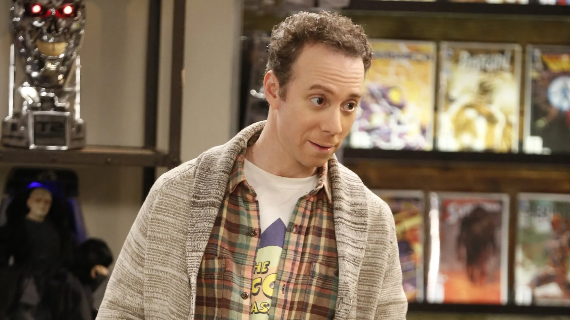 The Big Bang Theory, lo spin-off su Stuart avrà molta CGI, avverte l'ideatore: Cosa dobbiamo aspettarci?