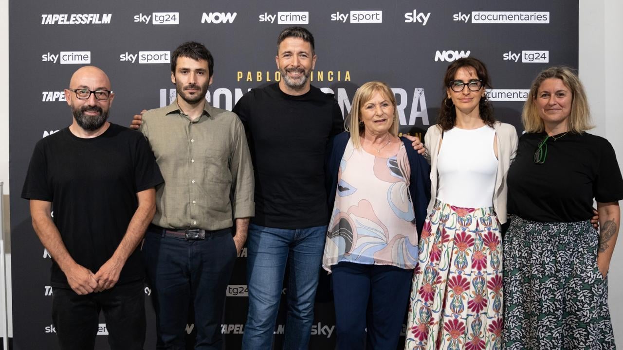 il cono d ombra la storia di denis bergamini presentata la docuserie in arrivo sui canali sky e now il 27 e 28 giugno