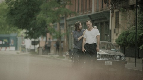 Black Rabbit, Jason Bateman e Jude Law protagonisti della nuova serie Netflix: Le prime foto e la data d'uscita