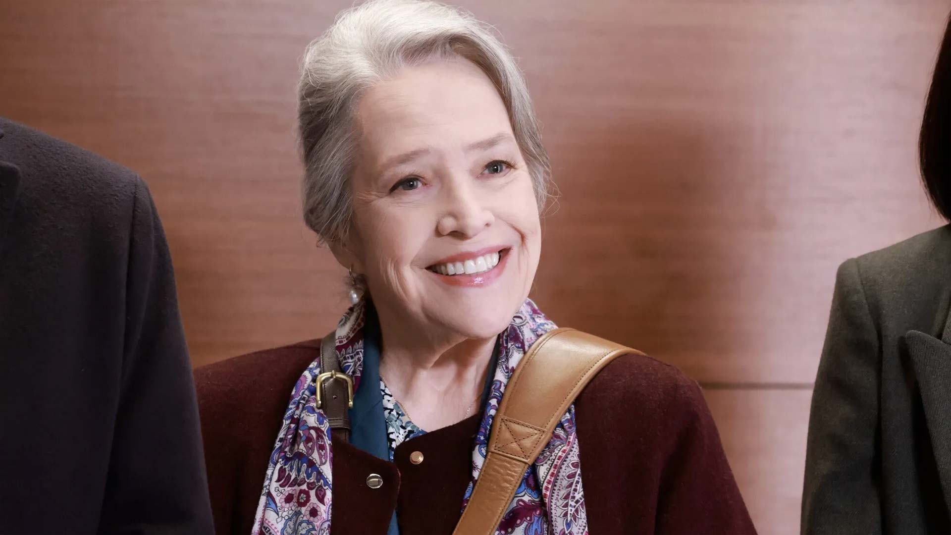 Emmy 2025, Kathy Bates fa la storia con la sua nomination per Matlock: Il video delle celebrazioni sul set Emmy 2025, Kathy Bates fa la storia con la sua nomination per Matlock: Il video delle celebrazioni sul set