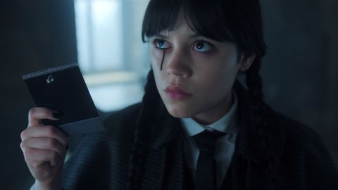 Perché le lacrime di Mercoledì sono nere e cosa significa per i suoi poteri