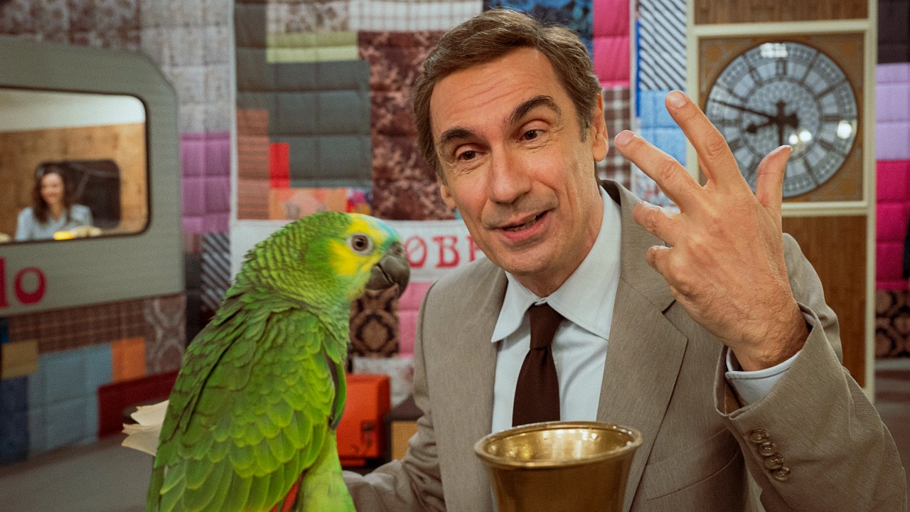 Portobello: una nuova foto, con Enzo Tortora e il Pappagallo, della serie di Marco Bellocchio con Fabrizio Gifuni