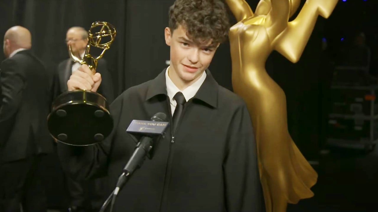 Emmy 2025: Owen Cooper di Adolescence vince e fa la storia, ma non è il vincitore più giovane di sempre