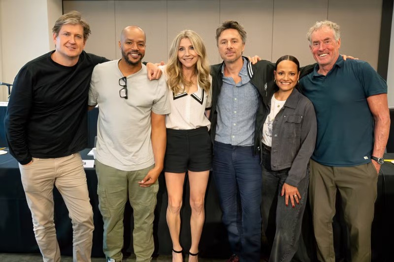 Il reboot di Scrubs: Il cast di nuovo insieme per la prima lettura del ...