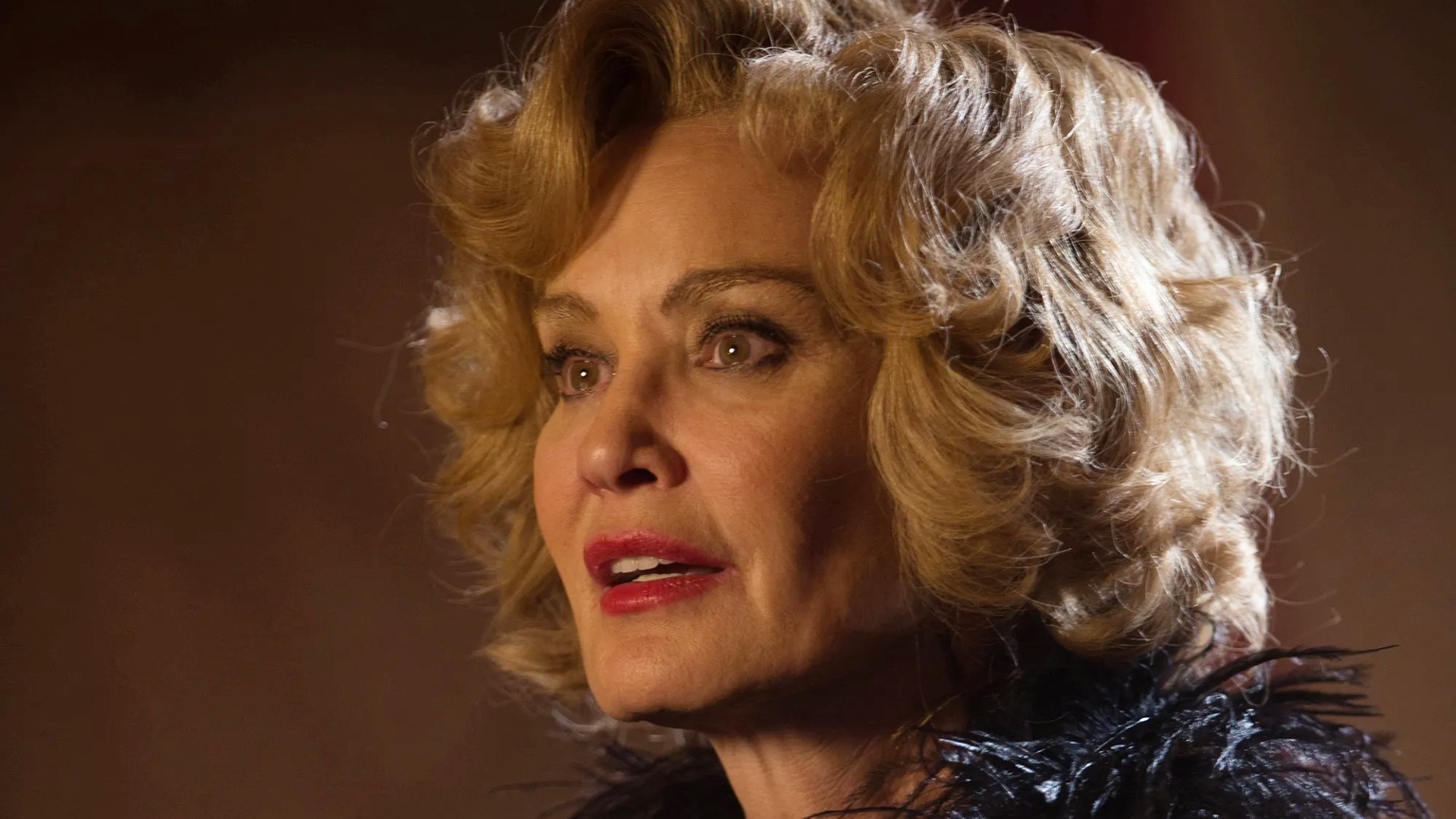 American Horror Story, Jessica Lange torna nella stagione 13 con altri volti noti: ecco il cast! American Horror Story, Jessica Lange torna nella stagione 13 con altri volti noti: ecco il cast!