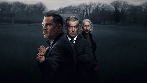 mobland violenza scacchi e shakespeare la recensione della serie bomba con tom hardy