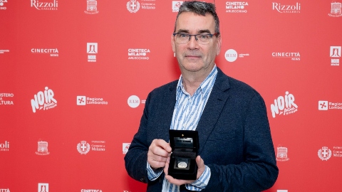 Mick Herron: l'inventore di Jackson Lamb riceve il Raymond Chandler Award e parla di Slow Horses, del noir e del suo stile