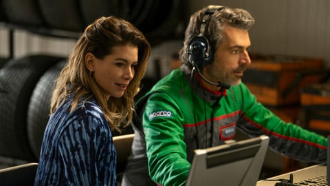 Motorvalley: Il trailer ufficiale della nuova serie italiana di Netflix con Luca Argentero e Giulia Michelini