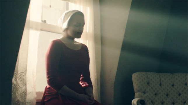 The Handmaid's Tale: Il brutale nuovo trailer della serie tv tratta da Il racconto dell'ancella