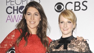 The Big Bang Theory 11 e 12: Mayim Bialik e Melissa Rauch ci saranno!