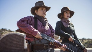 Godless: Il trailer ufficiale della miniserie con Michelle Dockery