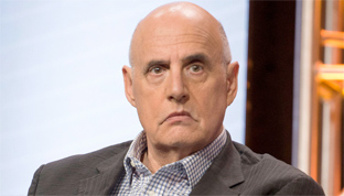 Jeffrey Tambor lascia Transparent dopo le accuse di molestie sessuali
