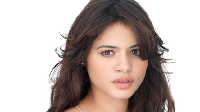 Il remake di Streghe: Melonie Diaz è la prima delle tre nuove streghe