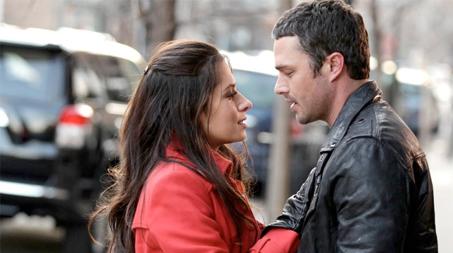 Sarah Shahi torna in Chicago Fire