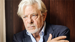 Giancarlo Giannini con George Clooney nella miniserie Catch-22