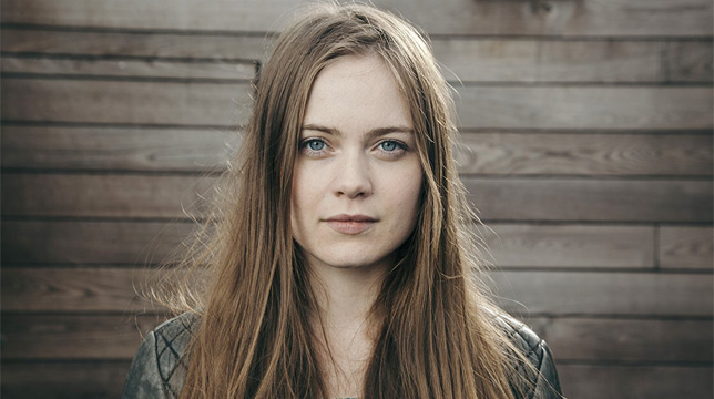 Hera Hilmar in The Romanoffs, una promozione in Empire e altre news in breve