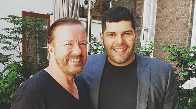 Gomorra: Ricky Gervais da fan sul set della stagione 4