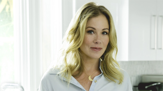 Christina Applegate torna in tv con Dead to Me, dark comedy di Netflix