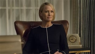 House of Cards 6: Robin Wright e l'evoluzione di Claire nell'ultima stagione, disponibile su NOW TV