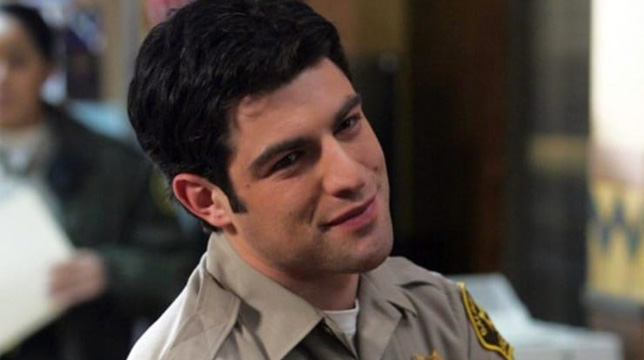 Il revival di Veronica Mars: Torna anche Max Greenfield