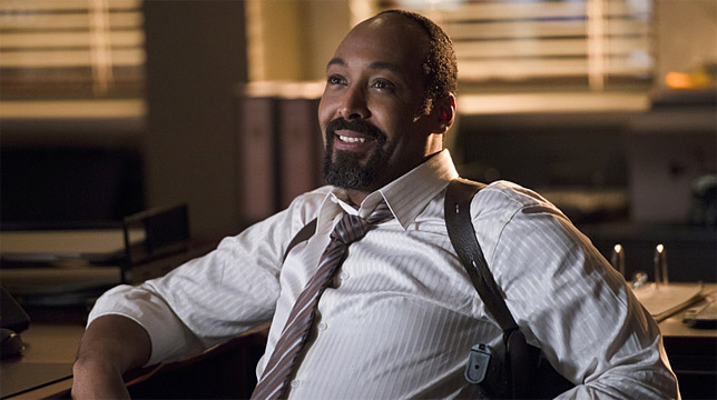 The Flash: Jesse L. Martin torna sul set dopo l'infortunio