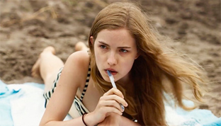 USA ordina Dare Me, drama al femminile con Willa Fitzgerald
