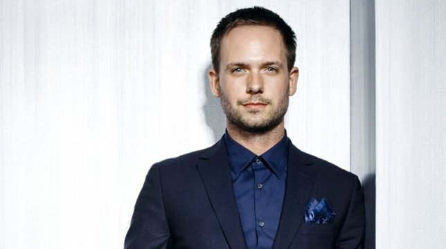 Patrick J. Adams riparte da Sneaky Pete, Russell Crowe è Roger Ailes e altre news in breve