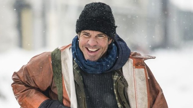 Dennis Quaid su Netflix con la comedy Merry Happy Whatever