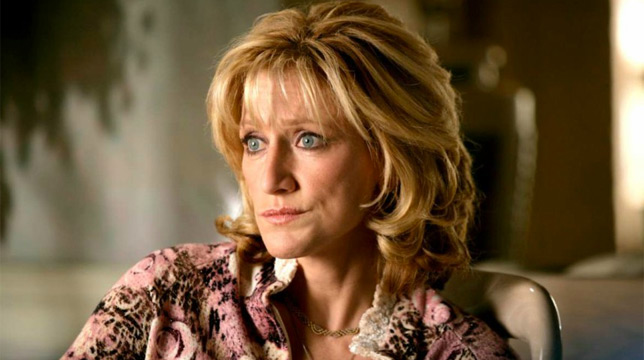 Edie Falco sarà la prima donna a capo della Polizia di Los Angeles in Tommy