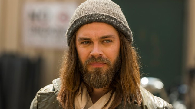 Tom Payne sostituisce Finn Jones nel pilota di Prodigal Son