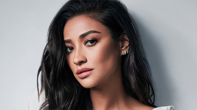 Dopo Pretty Little Liars e YOU, Shay Mitchell si unisce al cast di Dollface