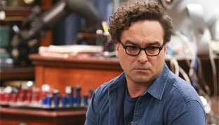 La fine di The Big Bang Theory: Lo smontaggio dei set e la faccia triste di Johnny Galecki
