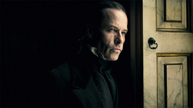 A Christmas Carol: Guy Pearce sarà Scrooge in una miniserie di BBC ed FX