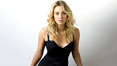 Dopo The Big Bang Theory, Kaley Cuoco torna in tv con The Flight Attendant
