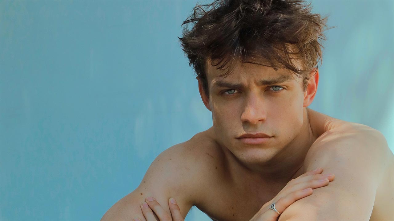 Legacies arruola Thomas Doherty, Veronica Mars arriva in anticipo e altre news in breve dal Comic-Con