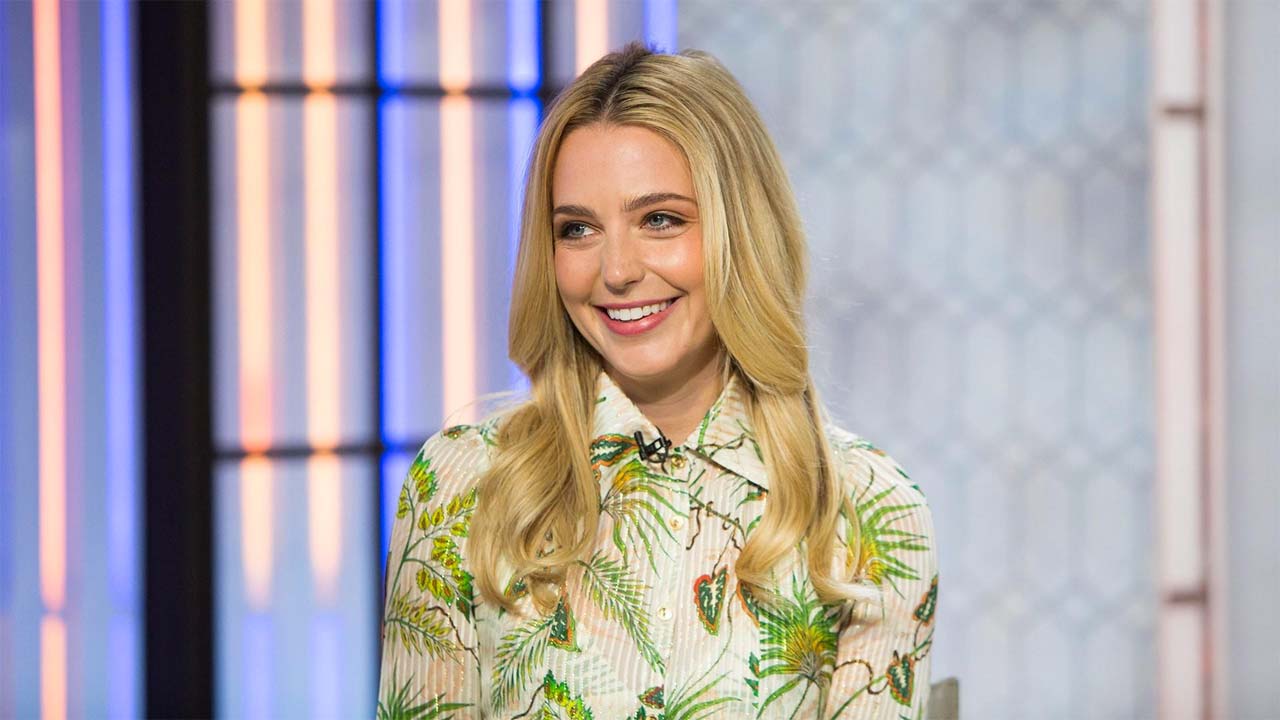 Jessica Rothe nel pilota di Delilah, comedy di Sharon Horgan per HBO Max