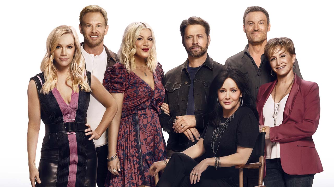 BH90210 ricrea l'icona sigla di Beverly Hills, 90210