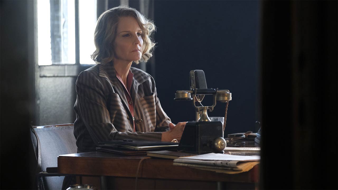 World On Fire: Il trailer della serie di BBC con Helen Hunt e Sean Bean
