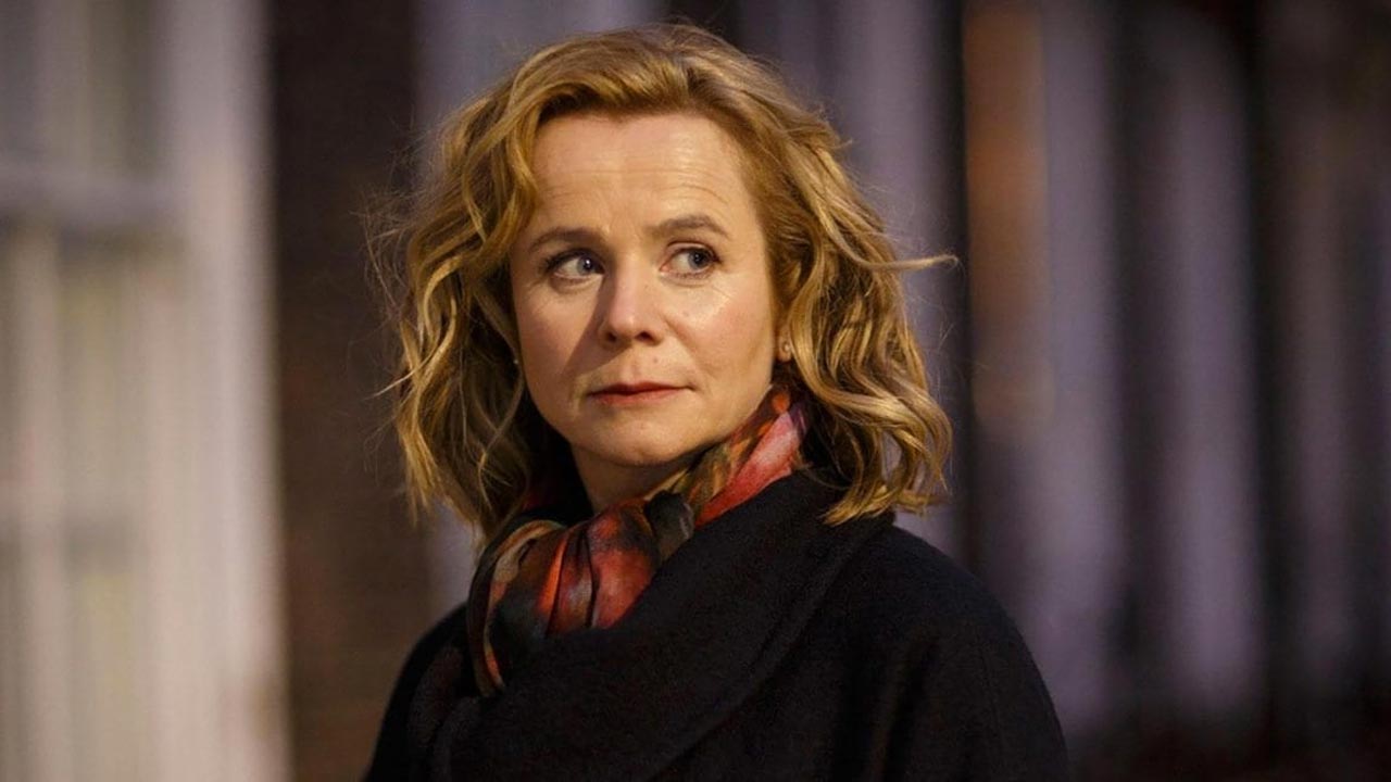 Too Close: La star di Chernobyl Emily Watson in una miniserie della tv britannica