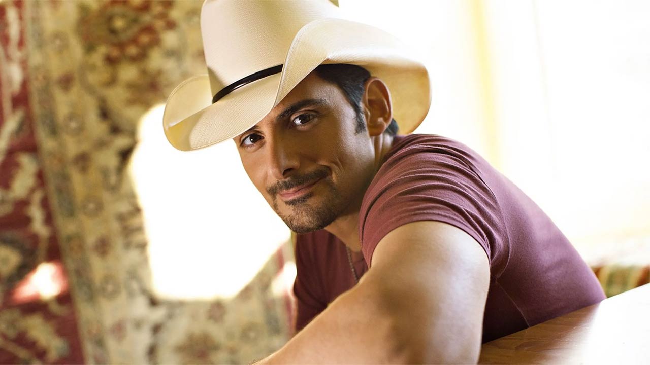 La star del country Brad Paisley su Amazon con la comedy Fish Out of Water