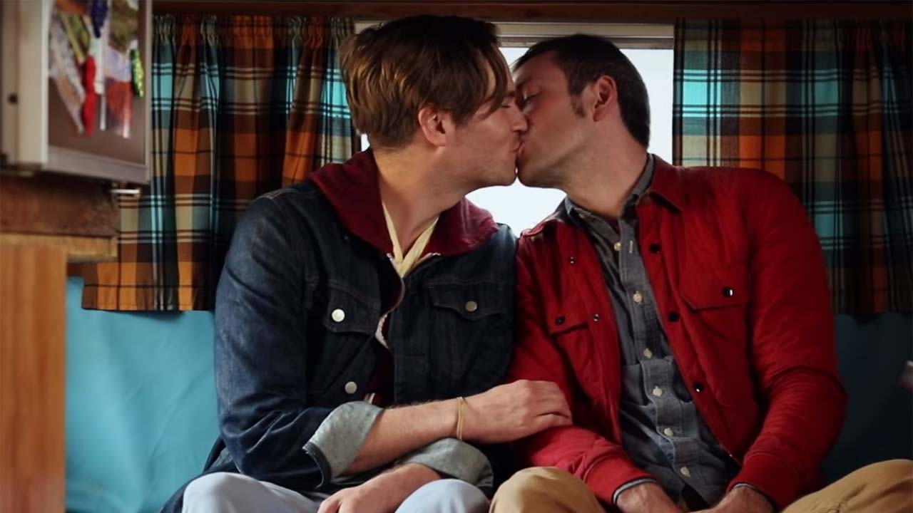 EastSiders torna su Netflix grazie alle donazioni dei fan