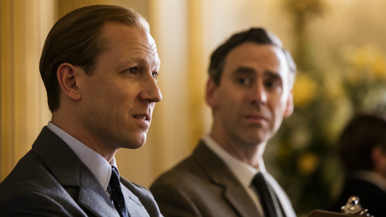 The Crown: Tobias Menzies rivela di guadagnare meno di Olivia Colman